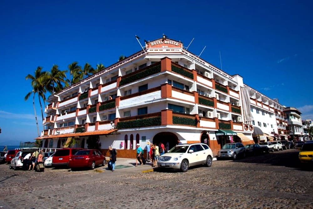 Hotel Rosita Puerto Vallarta: Tradicional Frente al Malecón con Encanto Histórico