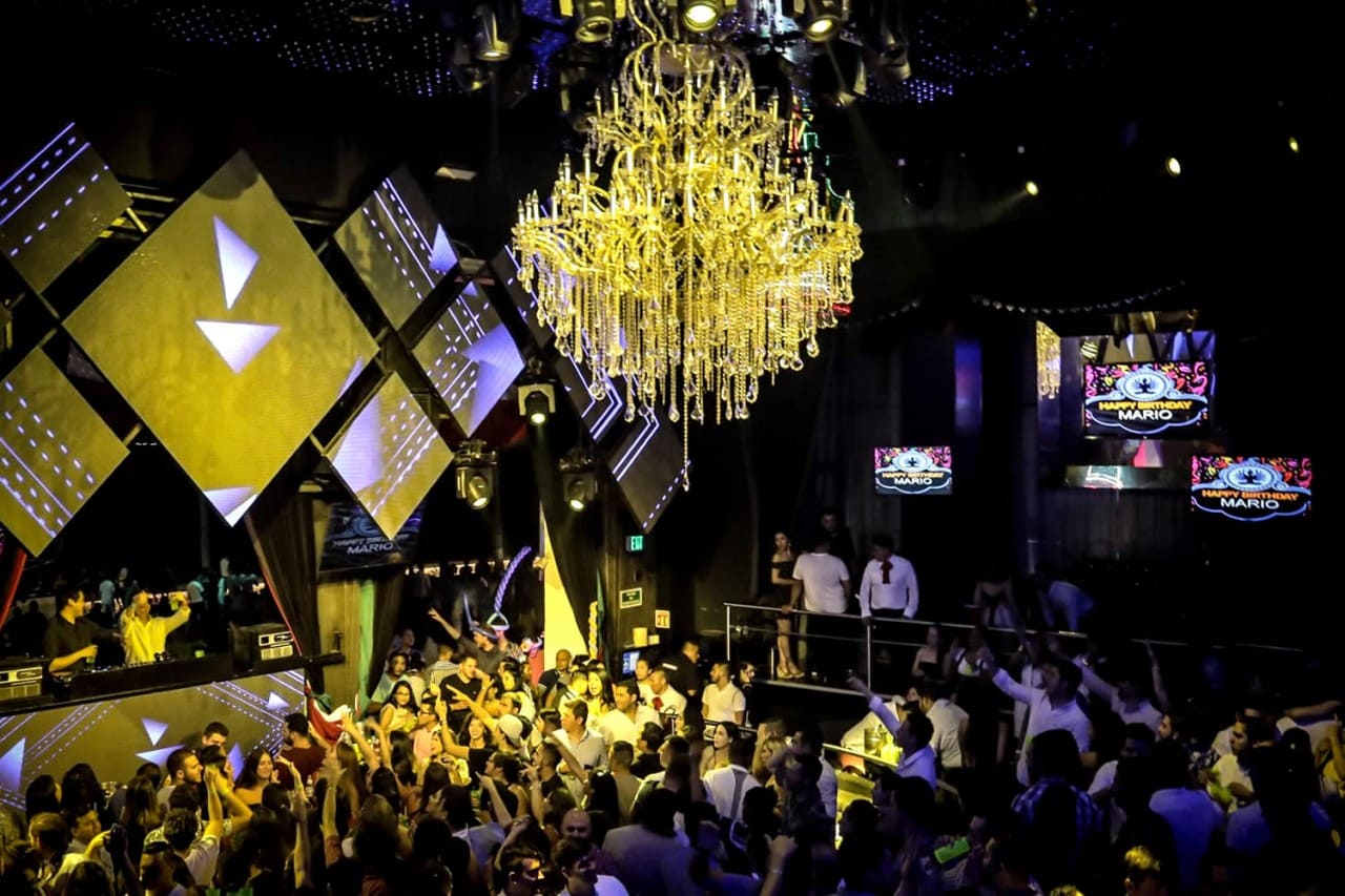 Mandala Puerto Vallarta | Vida nocturna, DJ’s y cocteles frente al mar