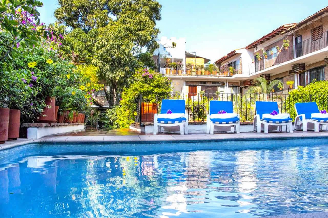 Hotel Posada de Roger Puerto Vallarta: Encanto Tradicional en la Zona Romántica