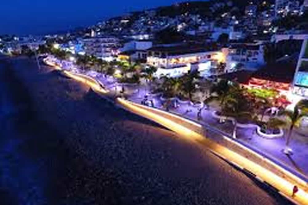 Malecón Puerto Vallarta: Arte, Cultura, Gastronomía y Vistas al Mar