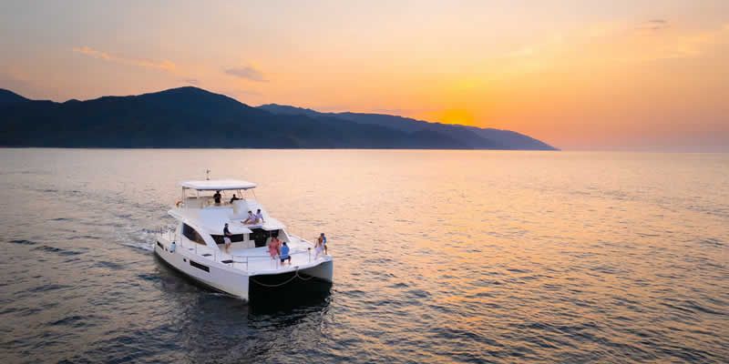 Luxury Sunset Sailing | Velero al Atardecer en Puerto Vallarta